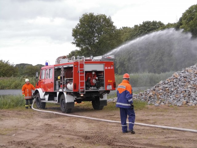 Jugendfeuerwehr Basdow Übung in Dalldorf